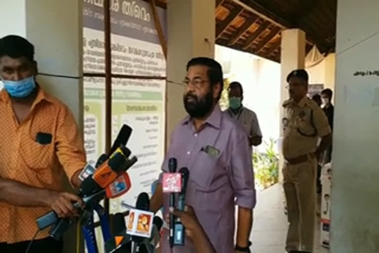 അതിഥി തൊഴിലാളികൾ  ഭക്ഷണം നല്‍കുന്നില്ലെന്ന് പരാതി  മന്ത്രി കടകംപള്ളി സുരേന്ദ്രൻ  തിരുവനന്തപുരം  കോൺട്രാക്ടർമാർ  migrant workers  Minister Kadakampally Surendran