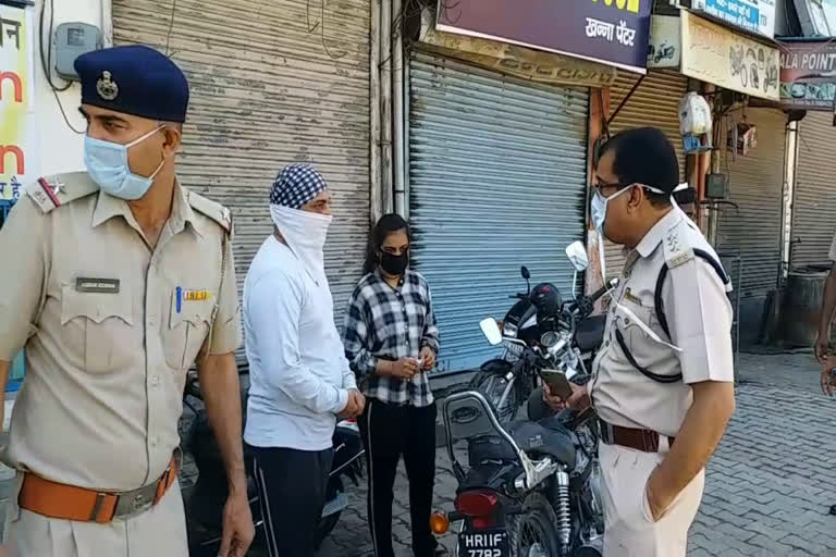 Traffic police cut 53 thousand rupees challan for violation lockdown in gohana