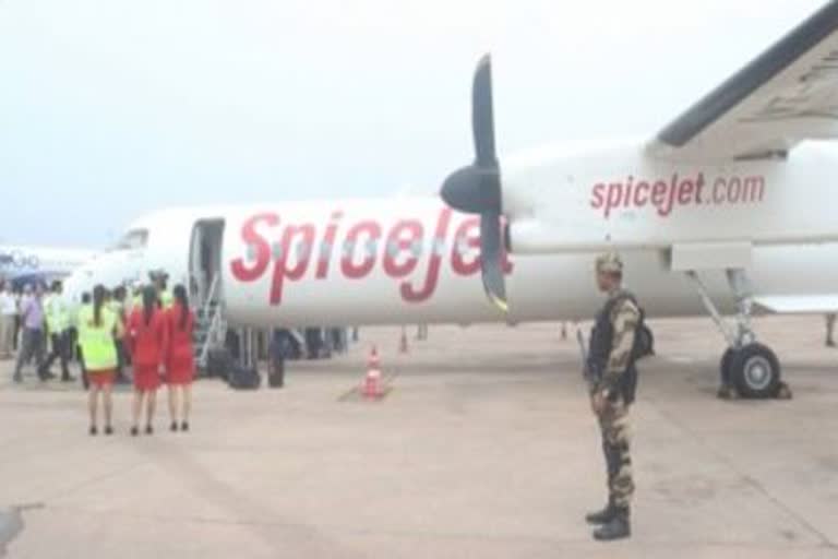 spiceJet pilot tests positive for covid 19