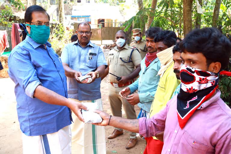 കോട്ടയം പായിപ്പാട്  ലോക് ഡൗൺ  ഇതര സംസ്ഥാന തൊഴിലാളികൾക്ക് ഭക്ഷണവും താമസവും  തിരുവനന്തപുരം നഗരസഭ  കൊവിഡ് തിരുവനന്തപുരം  തിരുവനന്തപുരം കൊറോണ  Thiruvananthapuram corporation  migrant labours  food and accommodation to migrant labours  covid 19 thiruvananthapuram  corona latetst news  lock down and migrant labours in kerala