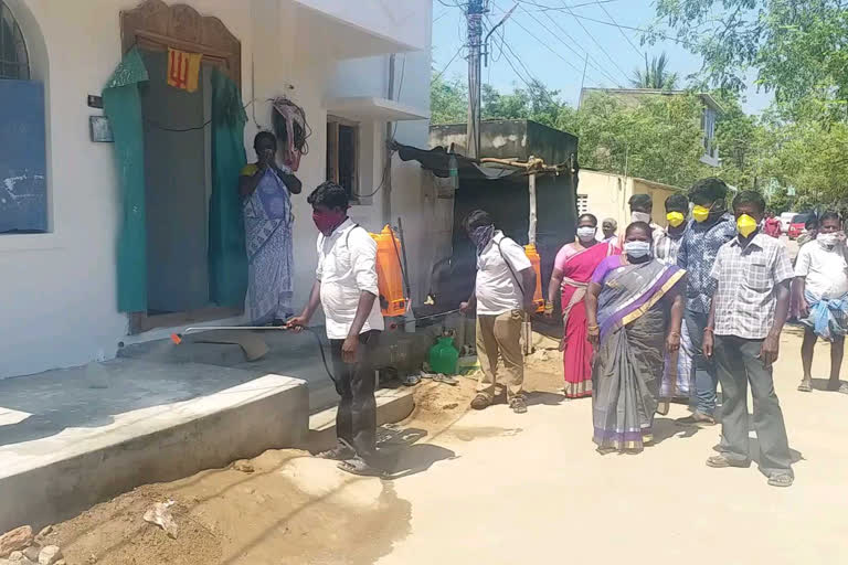 panchayat president review the sanitizing work over corona in thiruvallur