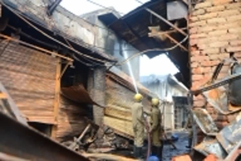 Fire in furniture shop at Shaheen Bagh