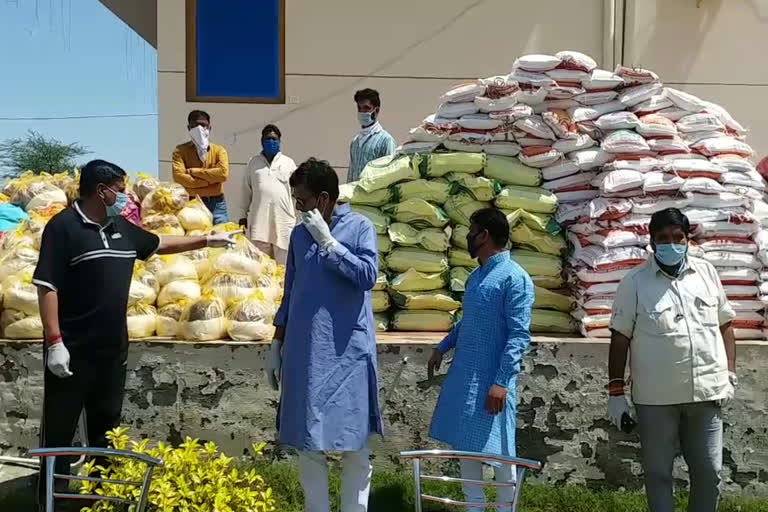 dispatched ration materials, जरुरतमंद को मिला खाना