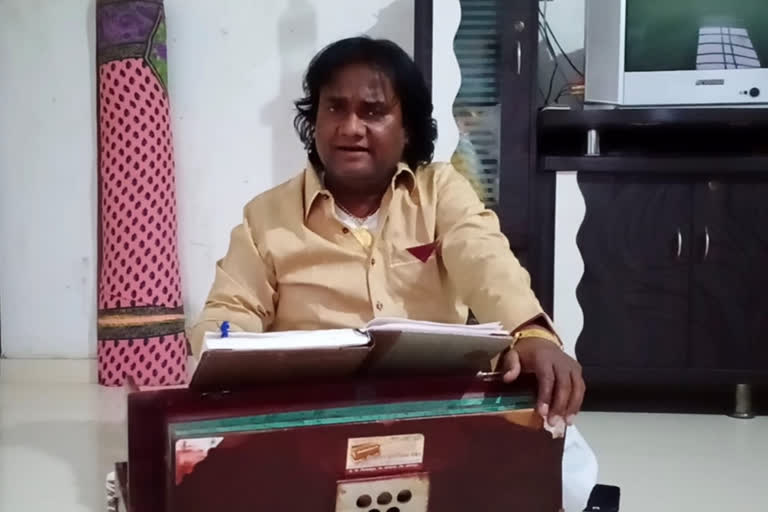 Singer Anand Shinde song on corona