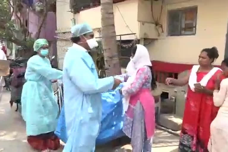 Ganesh Kumar, Visakhapatnam MLA who distributes the masks