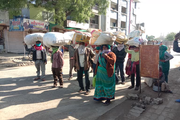 Many laborers reached the border of Rajasthan from Madhya Pradesh