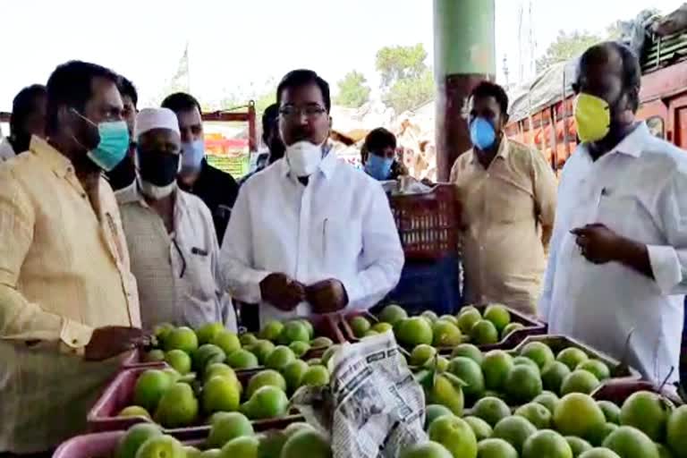 agriculture minister visit gaddi annaram fruit market