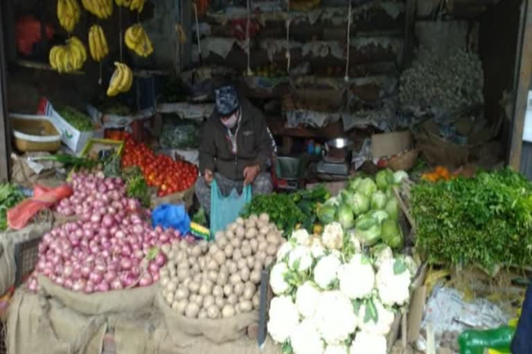 vegetable supply closed in manali due to curfew