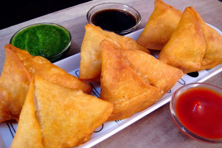 UP man calls COVID 19 helpline number for samosa