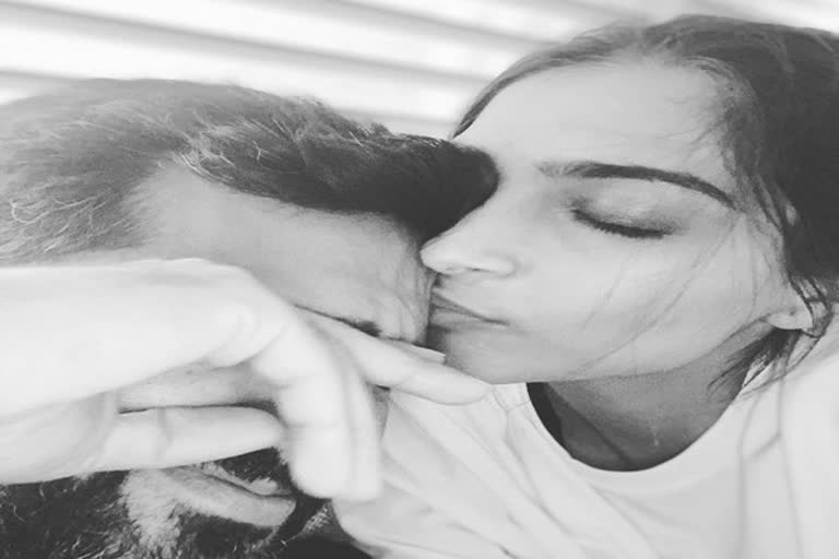 Sonam shares monochromatic picture with Anand amid self-quarantine