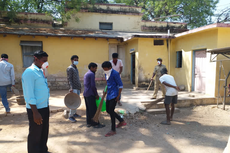 Cleaning Punishment for LOckdownd Violaters in Koppal