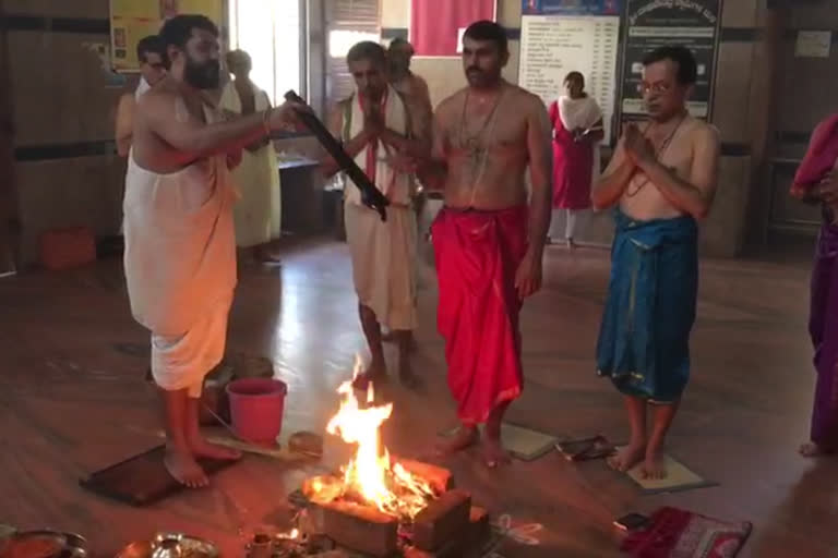 Special worship in Raghavendra swamy temple in Davanagere