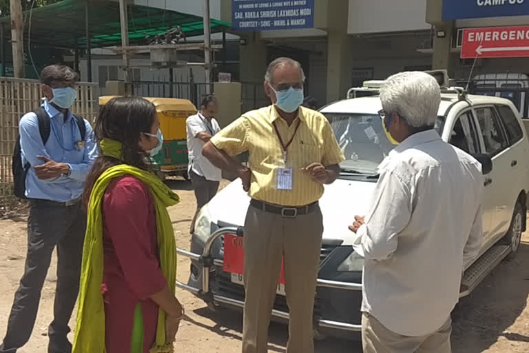 district collector visited isolation ward in balasinor