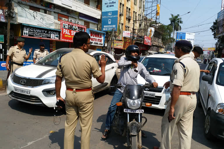 लॉक डाउन का उल्लंघन करने वालों पर कार्रवाई