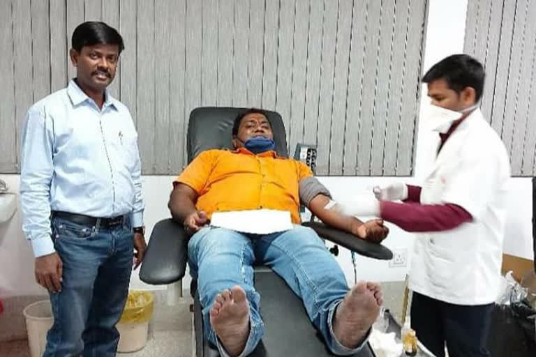 BJP candidates donated blood in Jamshedpur