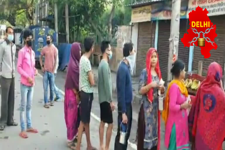 People not following lockdown Rule in Mangolpuri