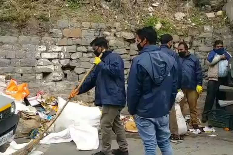 sweeper sanitizing shimla city