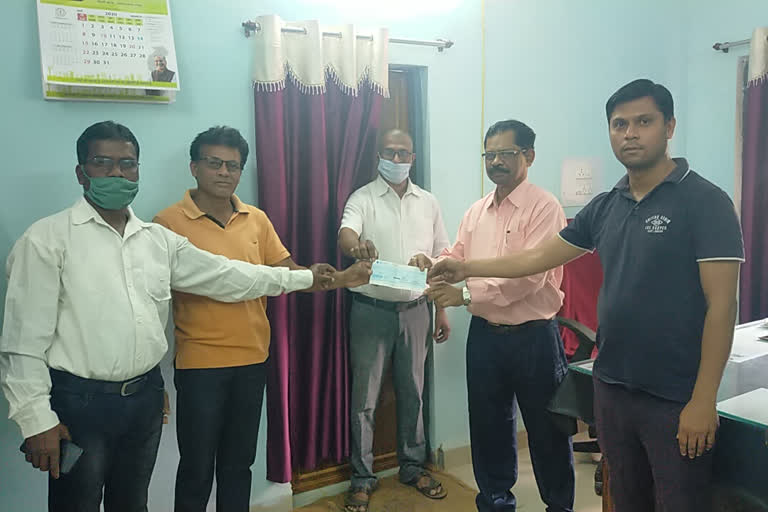 gundadhur seva samiti antagarh of kanker donated 11 thousand