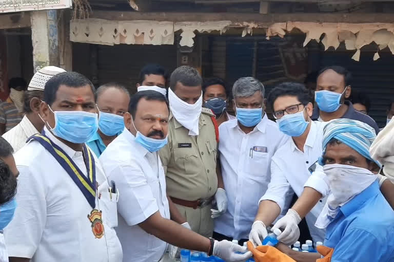 sanitisers distributed to sanitary workers