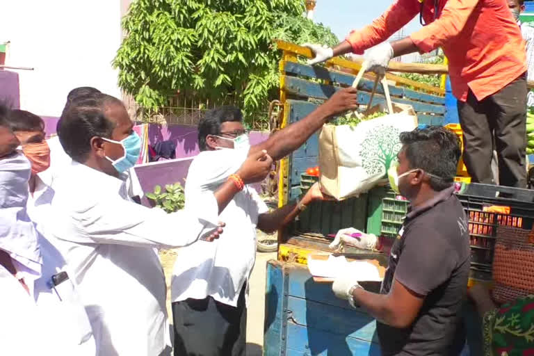 நடமாடும் காய்கறி கடை