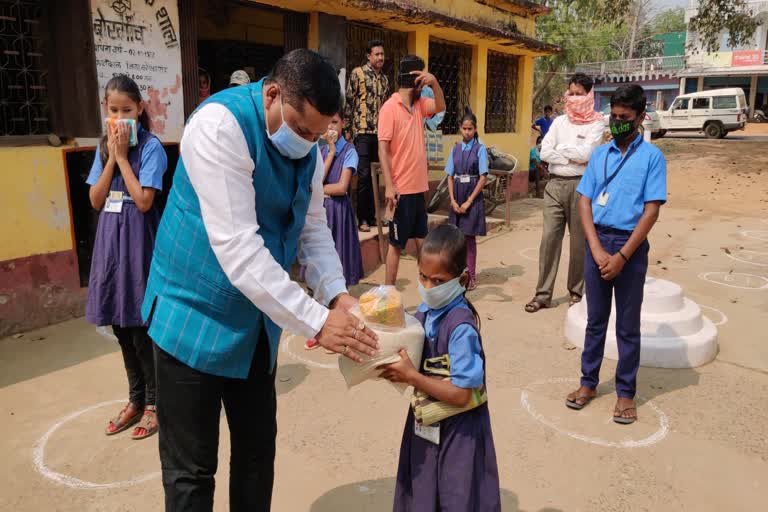 mla distributed ration