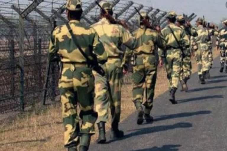 भारत-बांग्लादेश सीमा पर BSF जवान