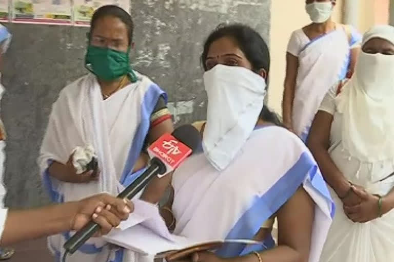 asha workers Protest latest news in adilabad