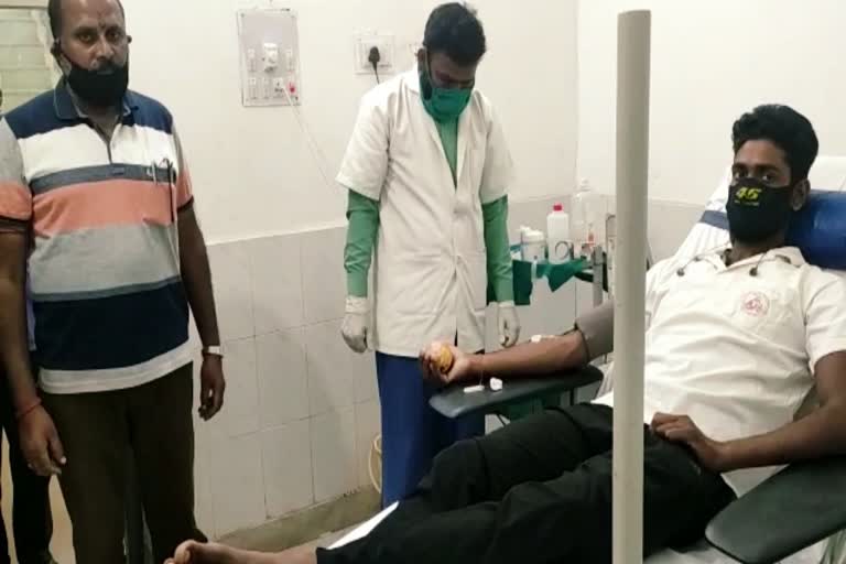 NSS workers blood donate at Sadar Hospital in Sahibganj