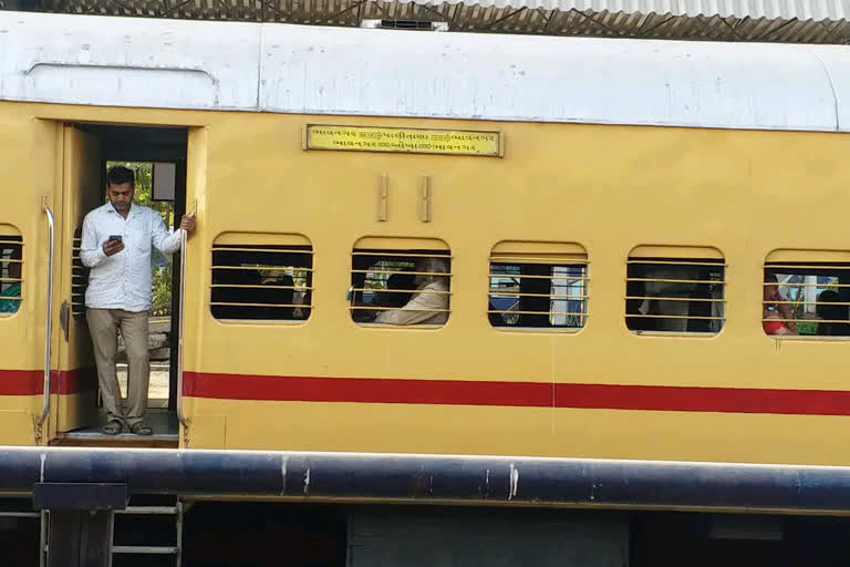 Indian Railway train will create 30 isolation wards