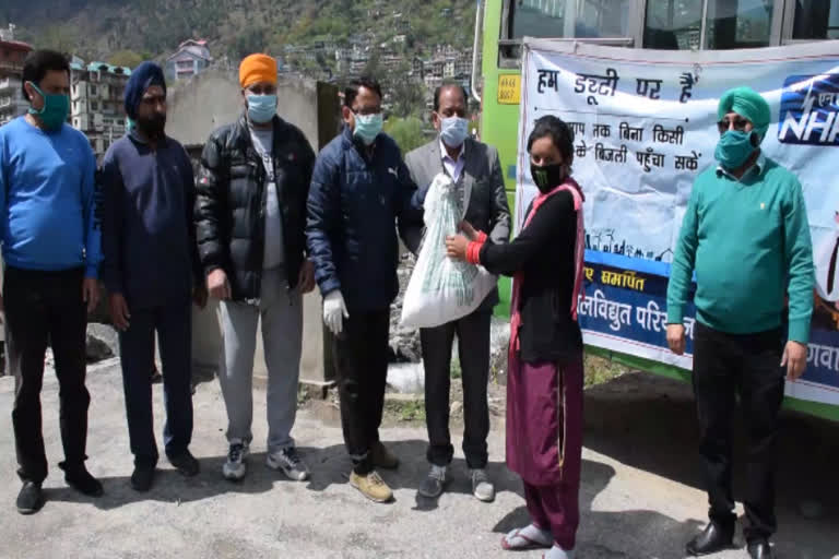 NHPC distributes ration in kullu