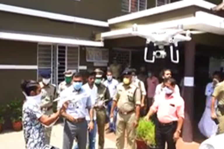 palakkad police  drone observation  lock down violation  ലോക് ഡൗൺ ലംഘനം  ജില്ലാ പൊലീസ് മേധാവി  ജി.ശിവവിക്രം  പാലക്കാട് ടൗൺ നോർത്ത് പൊലീസ് സ്റ്റേഷന്‍  പാലക്കാട് ജില്ലാ പൊലീസ്