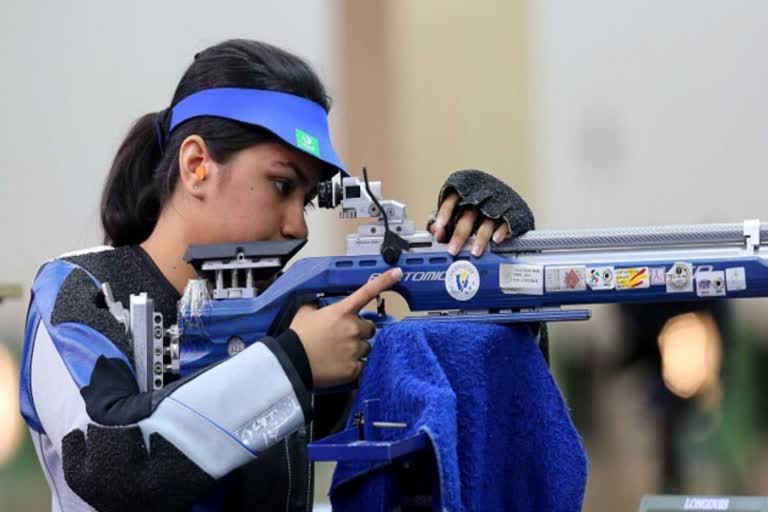 Indian Shooter apurvi chandela contributes 5 lakh