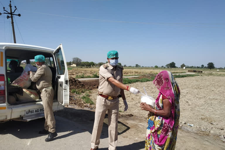 ration distribution by police