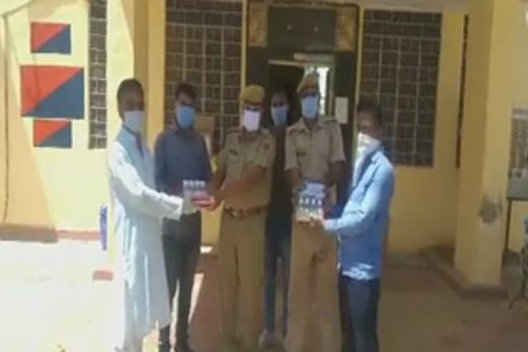 mask-sanitizer distributed to needy in sikar