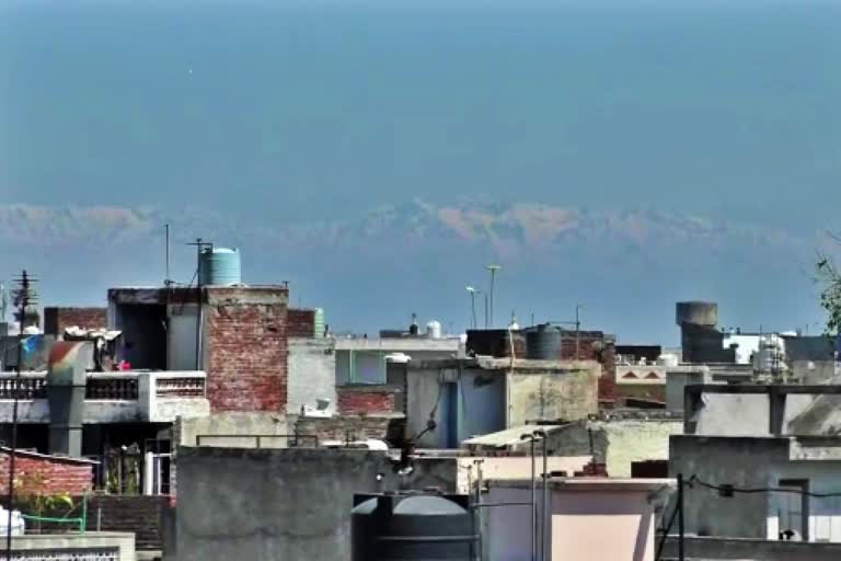 mountain-ranges-of-himalaya-can-be-seen-from-jalandhar