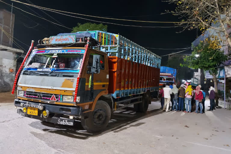 Police caught laborers going to Bihar in container from Najafgarh