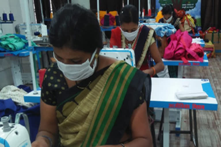 tribal-women-are-preparing-home-made-masks-