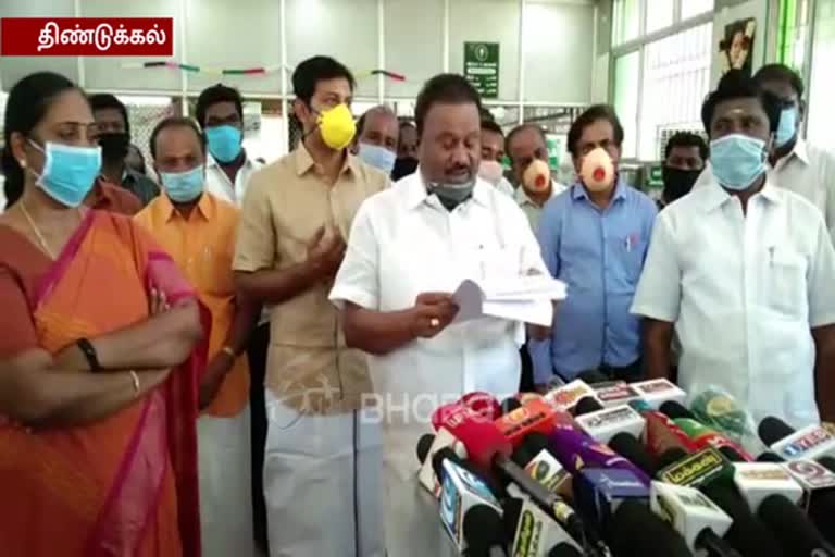 சமூக விலகலை கடைப்பிடித்தால் குலுக்கல் முறையில் பரிசு..அமைச்சர் அறிவிப்பு!