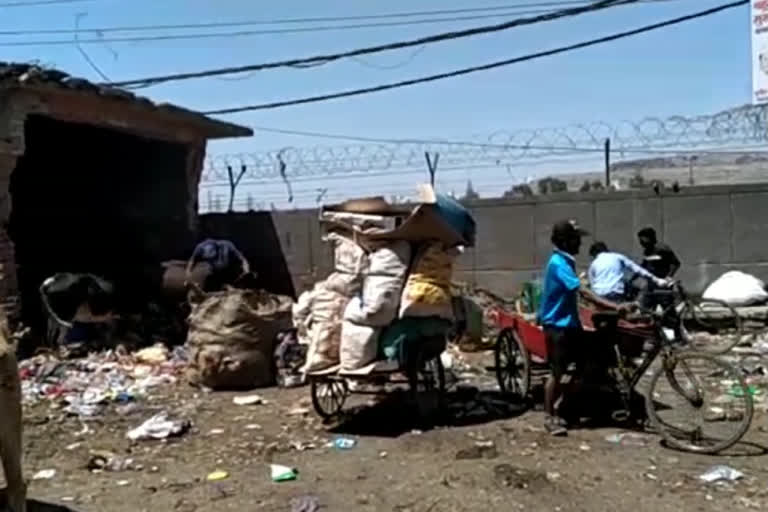 people of jahangirpuri are disturebed by garbage dump from years in delhi