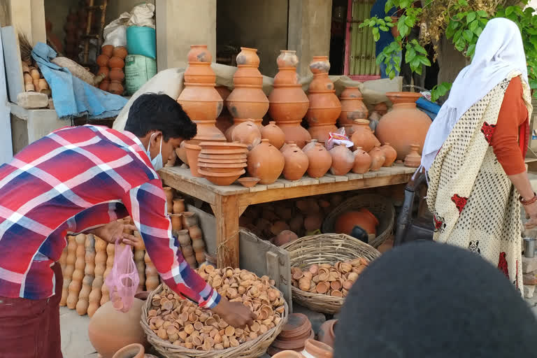 प्रधानमंत्री मोदी की अपील के बाद दीयों की बिक्री में हुआ इजाफा