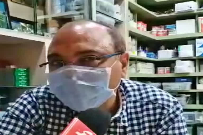 etv-bharat-explores-masks-and-sanitizers-are-not-available-in-the-market-in-raipur