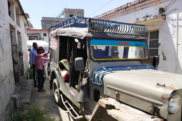 नहर में कार गिरने से तीन युवक की मौत