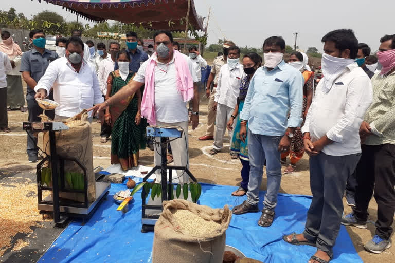 Minister yerrabbelli Dayakara Rao opened the grain buying center in warangal