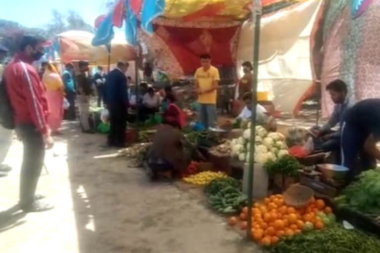 district administration chamba took action on vegetable vendors in curfew