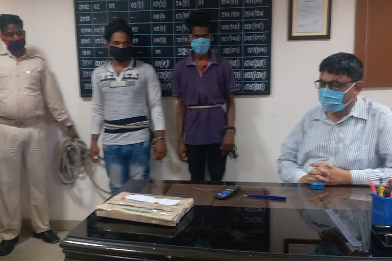 Police arrested two miscreants in Jamshedpur