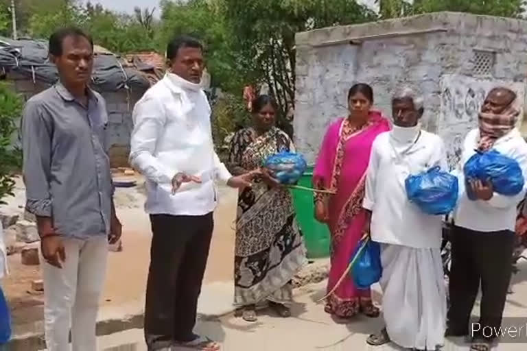 pacs chairman vegetables distribution to the poor people in sangareddy