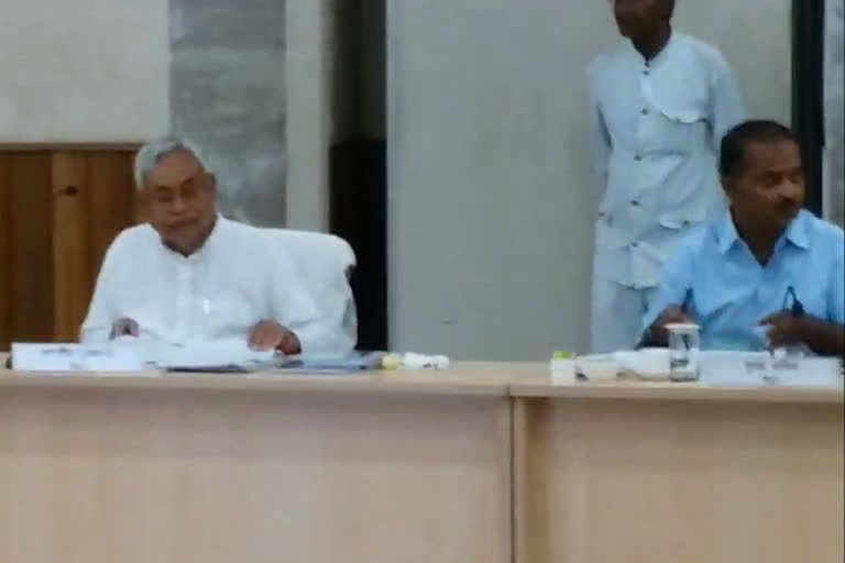 cm nitish kumar did review meeting to monitor steps taken during lockdown