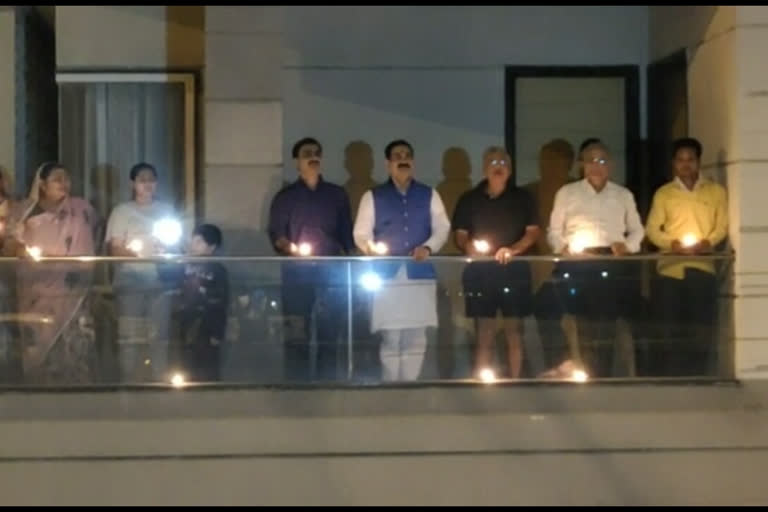 Narottam Mishra also lit lamps while reciting Gayatri Mantra