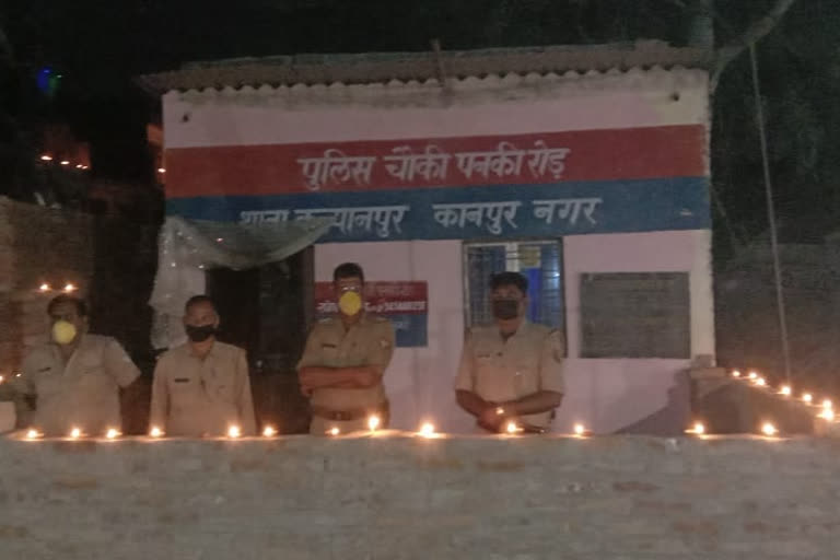 दीपों की रोशनी नहाए कानपुर के पुलिस थाने.