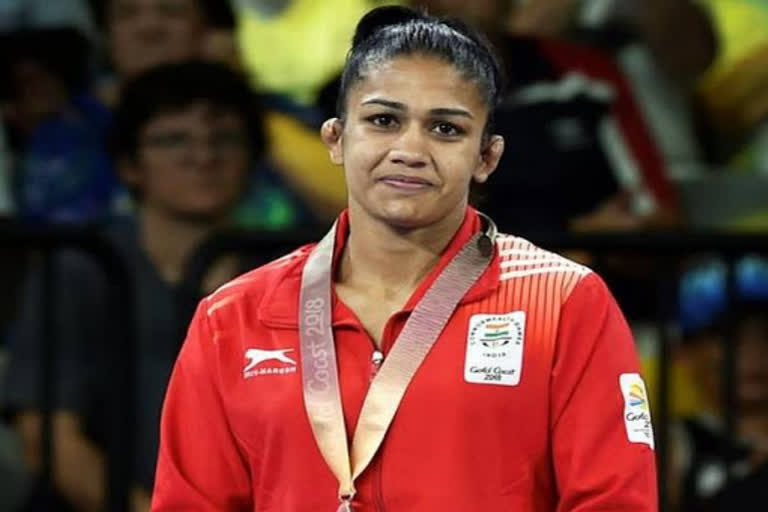 Babita phogat defends her 'illiterate pigs' tweet